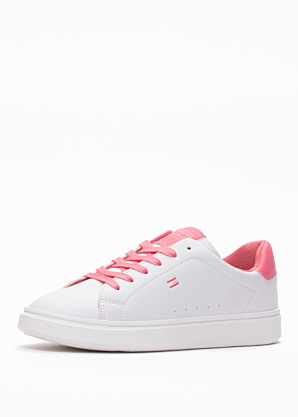 Tommy Hilfiger kedas Cooper