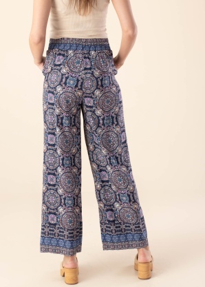 Molly Bracken bikses