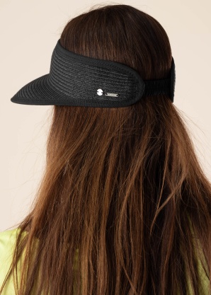 Luhta cepure ar nagu Norike