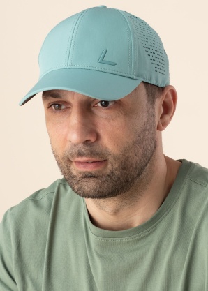 Luhta cepure ar nagu Nakkua