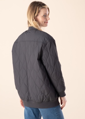 Only pavasara-rudens virsjaka Tina