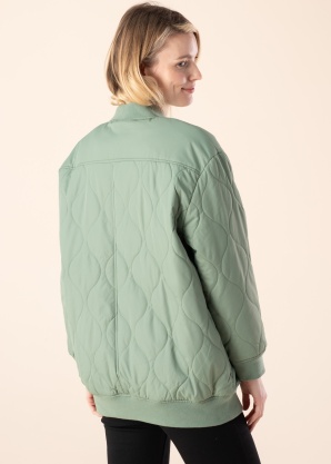 Only bomber jaka Tina