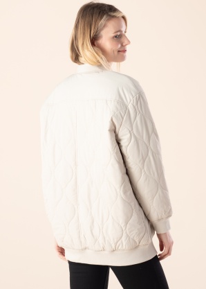 Only pavasara-rudens virsjaka Tina