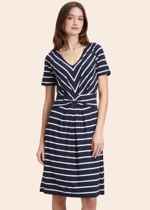 Betty Barclay kleita