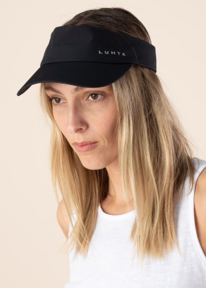 Luhta cepure ar nagu Naumola