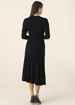 Вязаное платье Dollie 768 Soyaconcept