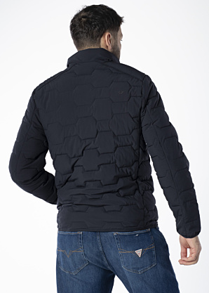 Five Seasons pavasara-rudens virsjaka Nicolas