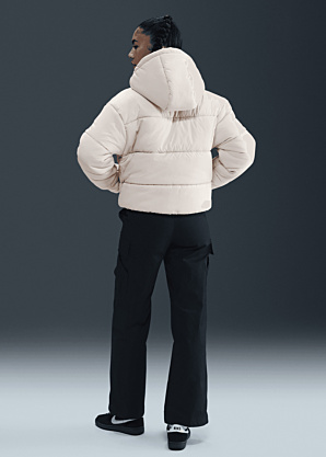 Nike Ziemas virsjaka