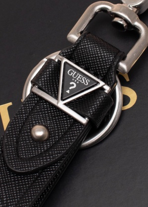 Guess atslēgu piekariņš Certosa Saffiano dāvanu kastītē