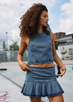 Noisy May tops Vicka