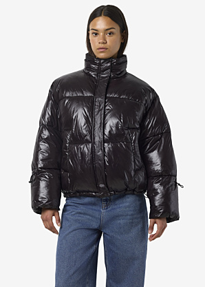 Noisy May Ziemas virsjaka Allie