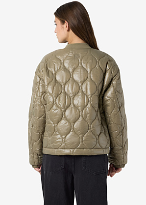 Noisy May pavasara-rudens virsjaka Allie