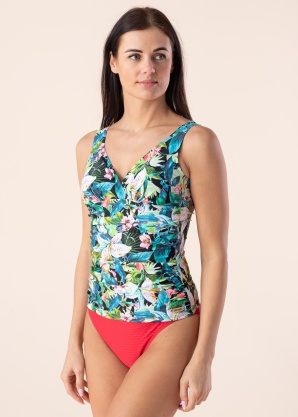 Damella tops Julianne