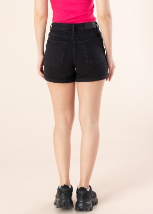 Noisy May bikses Moni