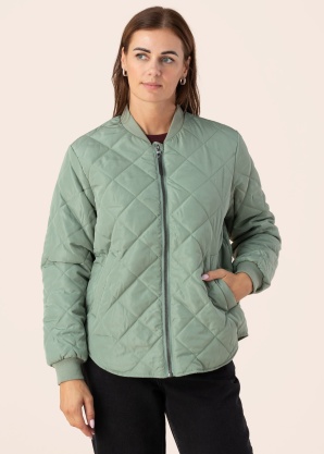 Only pavasara-rudens virsjaka Jessica