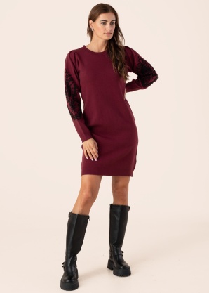 EsQualo trikotāžas kleita