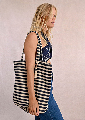 Molly Bracken rokassoma