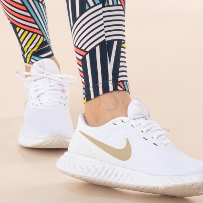 Nike Revolution 5 skriešanas apavi