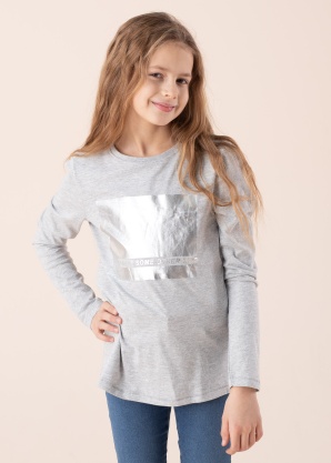 Only T-krekls ar garām piedurknēm