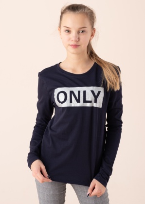 Only T-krekls ar garām piedurknēm