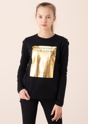 Only T-krekls ar garām piedurknēm