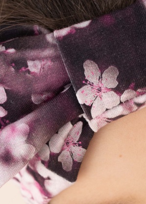 Lenne galvas saite Karen