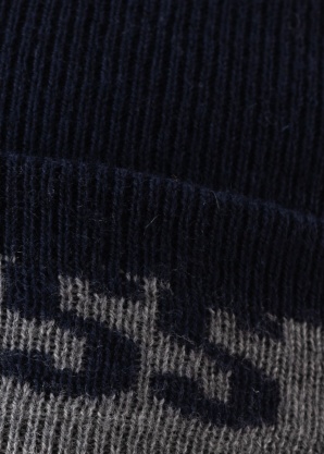 Guess ziemas cepures un šalles komplekts