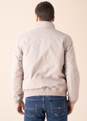 Tommy Jeans pavasara-rudens virsjaka Essential