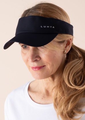 Luhta cepure ar nagu Naumola