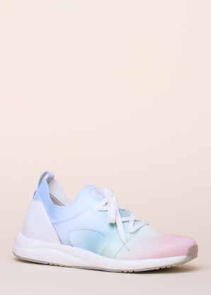 Кроссовки Caprice