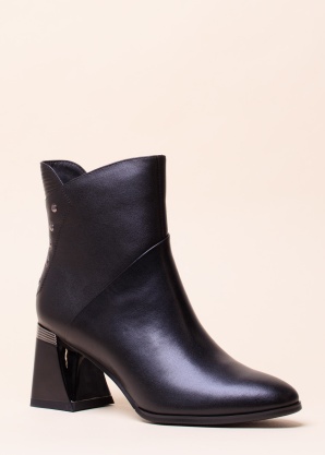 Loretta Vitale puszābaki