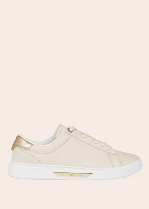 Tommy Hilfiger kedas