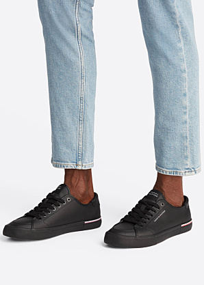 Tommy Hilfiger kedas