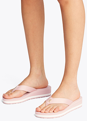 Tommy Hilfiger iešļūcenes