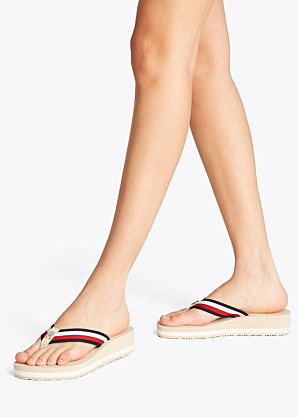 Tommy Hilfiger iešļūcenes