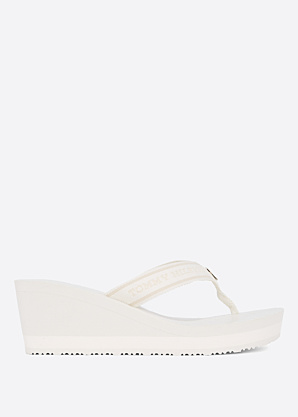 Tommy Hilfiger iešļūcenes