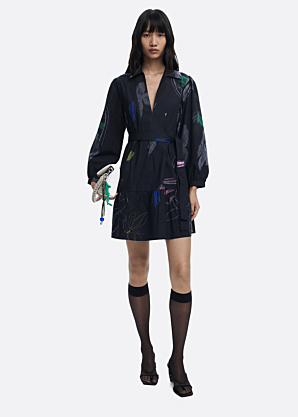 Desigual kleita Pisos