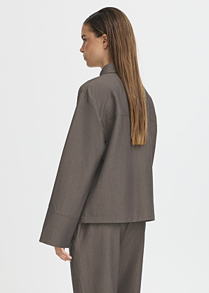 b.young blūze Danta