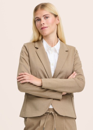 b.young jaka Rizetta