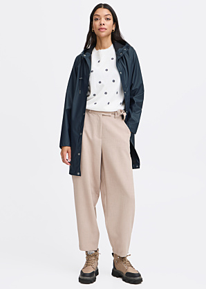 b.young lietusmētelis Avan