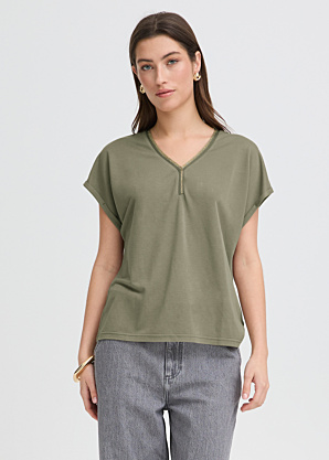 b.young blūze Pareesa