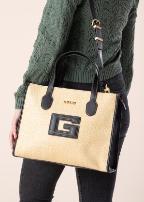 Guess rokassoma O Status